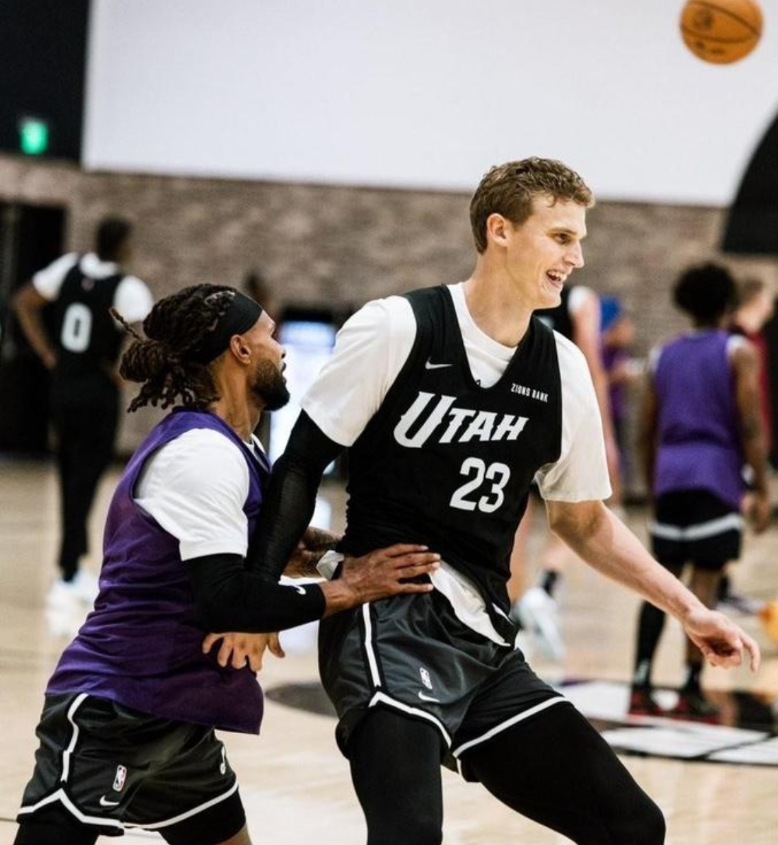 关于NBA总决赛今夜再迎强敌；犹他爵士远射贴柱；主帅态度：气氛紧张；训练强度明显提升的信息