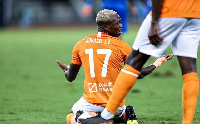 中超今晚走向成谜，纽卡斯尔防线松动，底气十足，医务组通报恢复的简单介绍